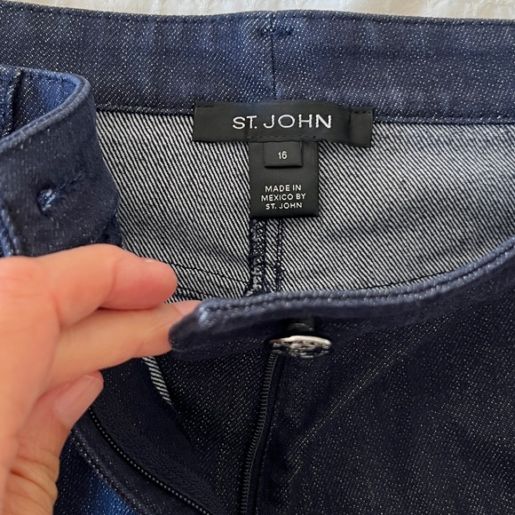 St. John Dark Wash Straight Leg Jeans Size 16 - Picture 6 of 7